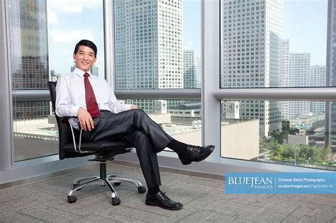 Alien Buisnessman 的图像结果