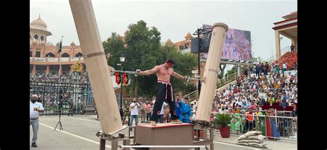 How a former banker from Surat mastered Hercules pillar hold, the ...