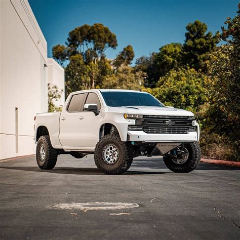 2020 Silverado 1500 Prerunner on 37s & 4WD Long Travel Suspension Kit - offroadium.com