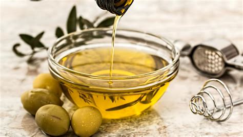 5 Astonishing benefits of Olive oil around the house – PureCult®
