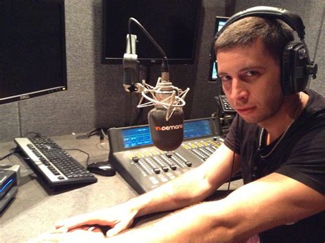 Frases de Example (32 citas) | Frases de famosos