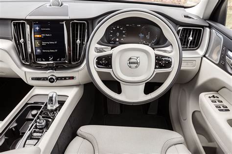 Volvo XC60 Interior, Sat Nav, Dashboard | What Car?
