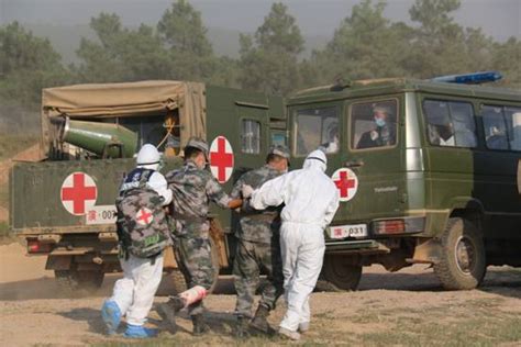 302医院野战医疗所前突分队出色完成演习任务-新华网