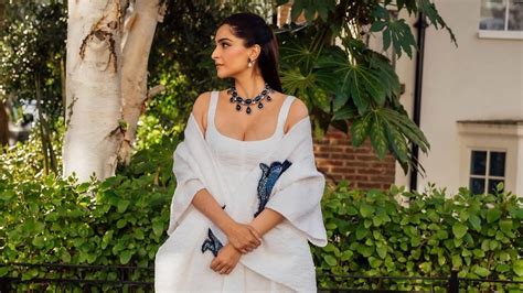 Sonam Kapoor stepped out in Erdem and Rani Mukerji chose Sabyasachi ...