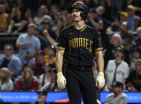 Bryan Reynolds' walk-off blast lifts Pirates past Twins