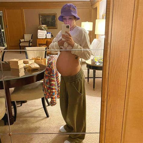Pregnant Halsey Shows Off Her Bare Baby Bump in New Mirror Selfie