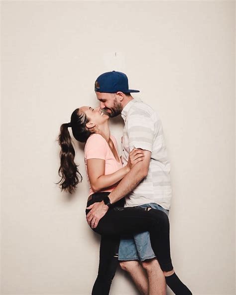 Sarah Illustrates real name? Age, Net worth, Height, Family & Wiki ...