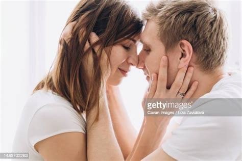 comb your fingers through my pubes