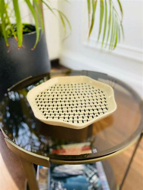 Ivory with black lines plate – GreatMillsCollective