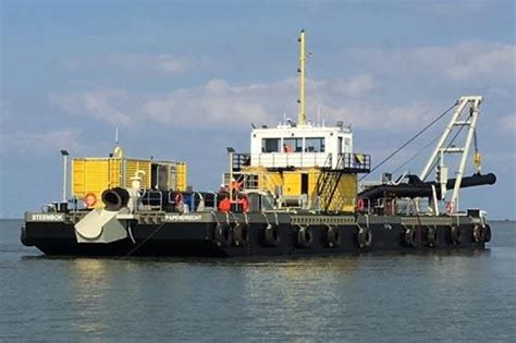 Ram and Steenbok - Stone dumping and fallpipe vessels - Equipment ...