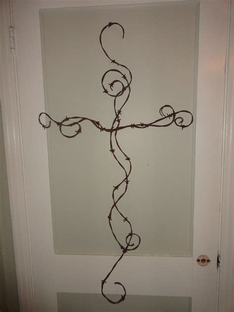 Barbed Wire Cross | Barbed wire art, Barbed wire decor, Barb wire crafts