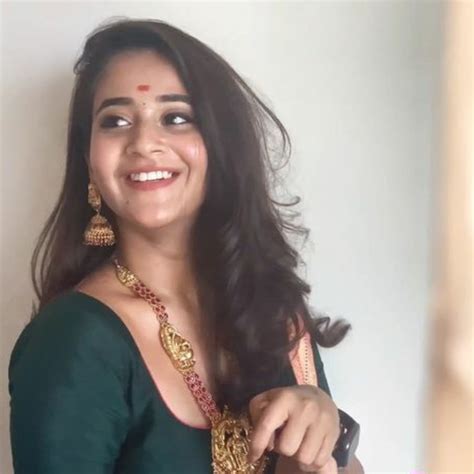Deepthi Sunaina Wiki, Age, Family, Biography, etc | wikibion