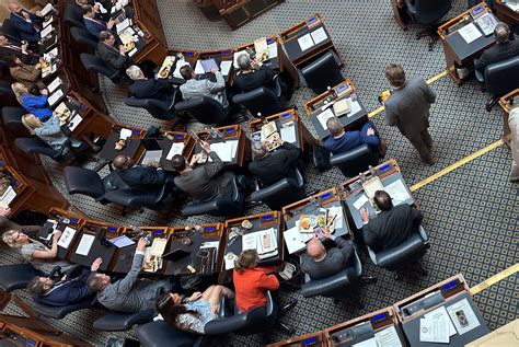 Lawmakers push back on Youngkin budget, pass bipartisan bills on ...