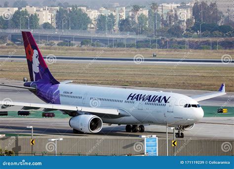 Hawaiian Airlines Taxiing at Los Angeles Airport LAX Editorial Stock ...