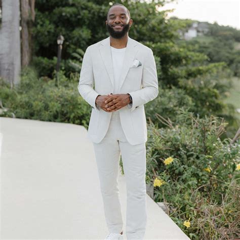 Outdoor Wedding Groom Outfit