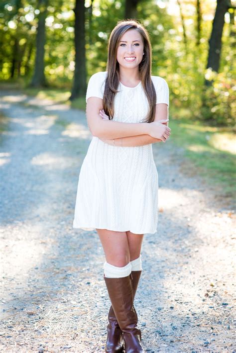 Senior Portrait Posing Ideas at James Velarde blog