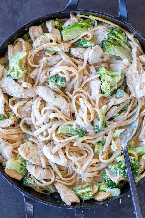 Chicken Broccoli Alfredo Recipe - Momsdish