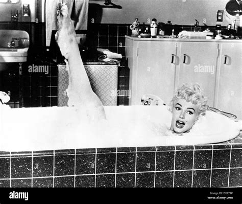 THE SEVEN YEAR ITCH Stock Photo - Alamy