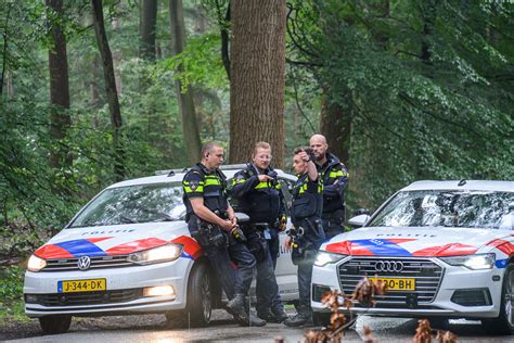 Grote zoekactie in bos na hulproep, ook politie helikopter ingezet ...