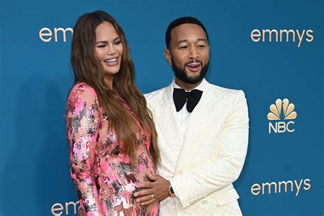 Chrissy Teigen and John Legend Share 1st Pic of New Baby's Face