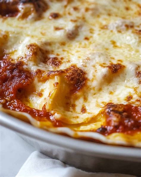 One-Pan Skillet Lasagna Recipe - YummyHere