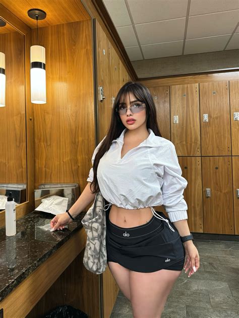 Analy Bazan | Ruta 69 Houston 🖤 . @horandestudios 📷 #badbunny #feid #explorepage #explore ...