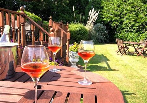 Gipsy Hill Hotel Bar and Lounge: Pictures & Reviews - Tripadvisor