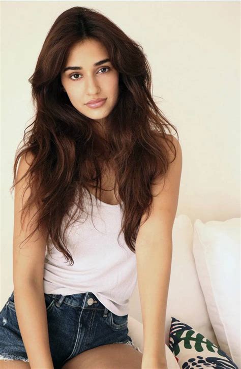 New pictures of Disha Patani in a short shimmery dress will make your ...