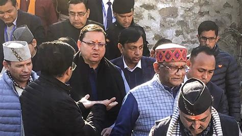 joshimath news live updates cm pushkar singh dhami land sinking rescue ...