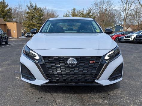 New 2025 Nissan Altima SR Car in North Olmsted #5244 | Nissan of North Olmsted