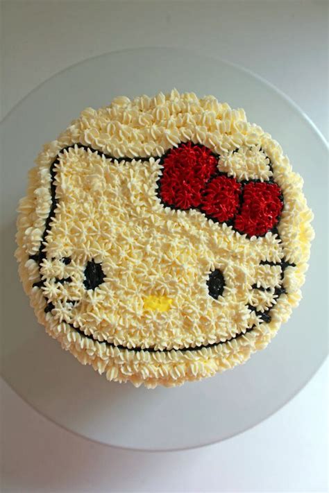 Hello Kitty Cake in Pune (1 kg) - CakeStudio