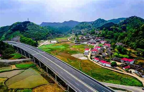 贵州瓮安：改革开放40年 山地小城变化多