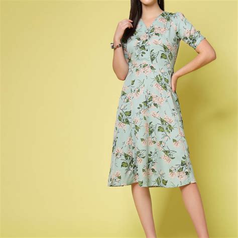 Sea Green Floral Print V-Neck Puff Sleeve Fit Flare Dress – pluss.in