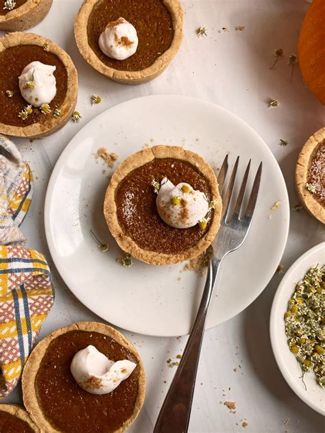 Mini Pumpkin Pies (Paleo, Gluten Free) - Bake It Paleo
