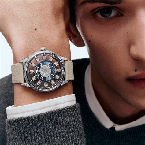 Tambour Taiko Spin Time Air, Automatic, 42.5mm, White gold, Hawk's eye ...