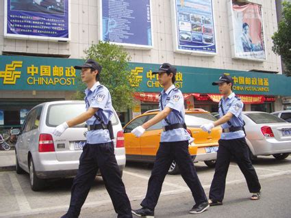 备战春运！武警公安联勤加强巡逻 - 中国军网