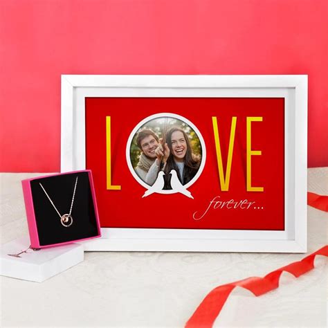15 Photo Frames for Wedding Anniversary Ideas You Can Buy Now