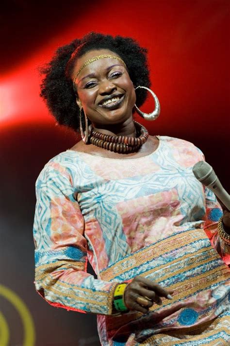 Oumou Sangare immagine editoriale. Immagine di femmina - 12637510