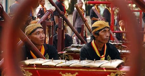 Suku Jawa: Keberagaman Budaya dan Warisan Tradisionalnya | Bahasa In