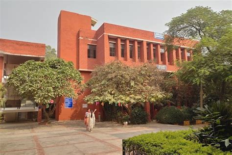 BA Economics Honors at SPMCW, Delhi University Review by Snigdha Mishra ...