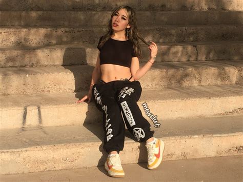 MewSlut: биография актрисы и модели