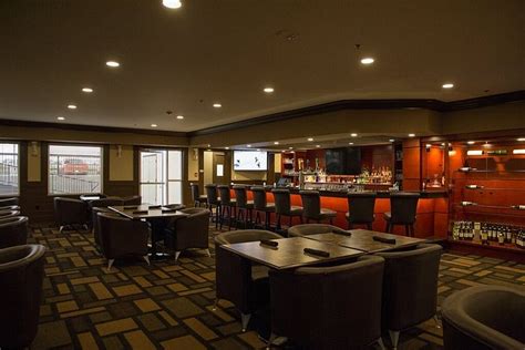 CHATEAU NOVA PEACE RIVER - Hotel Reviews, Photos, Rate Comparison ...