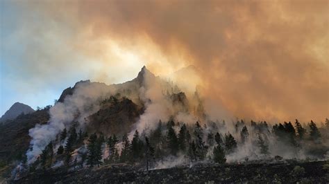 Three wildfires burning 30K acres in Wyoming as hot, dry conditions ...