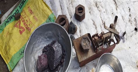 इंदौर में खूब बिक रहा साबुत काला और सेंधा नमक, जानिए वजह - Whole black ...