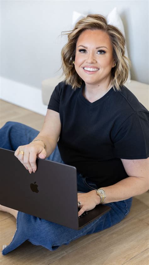 #1 Podcast in Dentistry + Leadership | Flashback Friday, friends! 🎙️ I ...