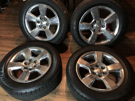2015 Chevrolet 20 inch wheels and tires oem Chevy wheels they fit Yukon Denali suburban Tahoe ...