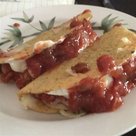 This Baked Chicken Tacos Recipe is PERFECT for a quick weeknight dinner! OVEN BAKED chicken ...