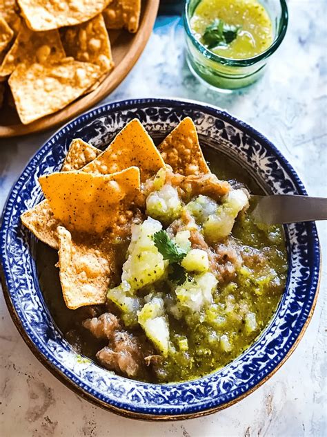 Chicharrón En Salsa Verde: Irresistible Comfort Food Delight