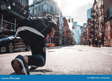 Human Running Pose Back View 的图像结果