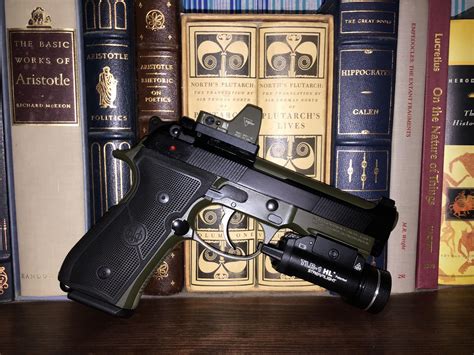 Classics of the Mediterranean (Beretta 92x Centurion) : r/GunPorn